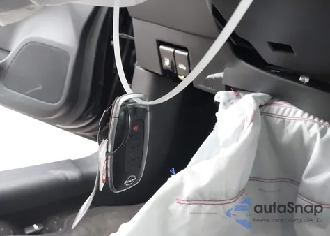 2025 Nissan Versa 1.6 Sv from USA, damaged, VIN 3N1CN8EV5SL818284